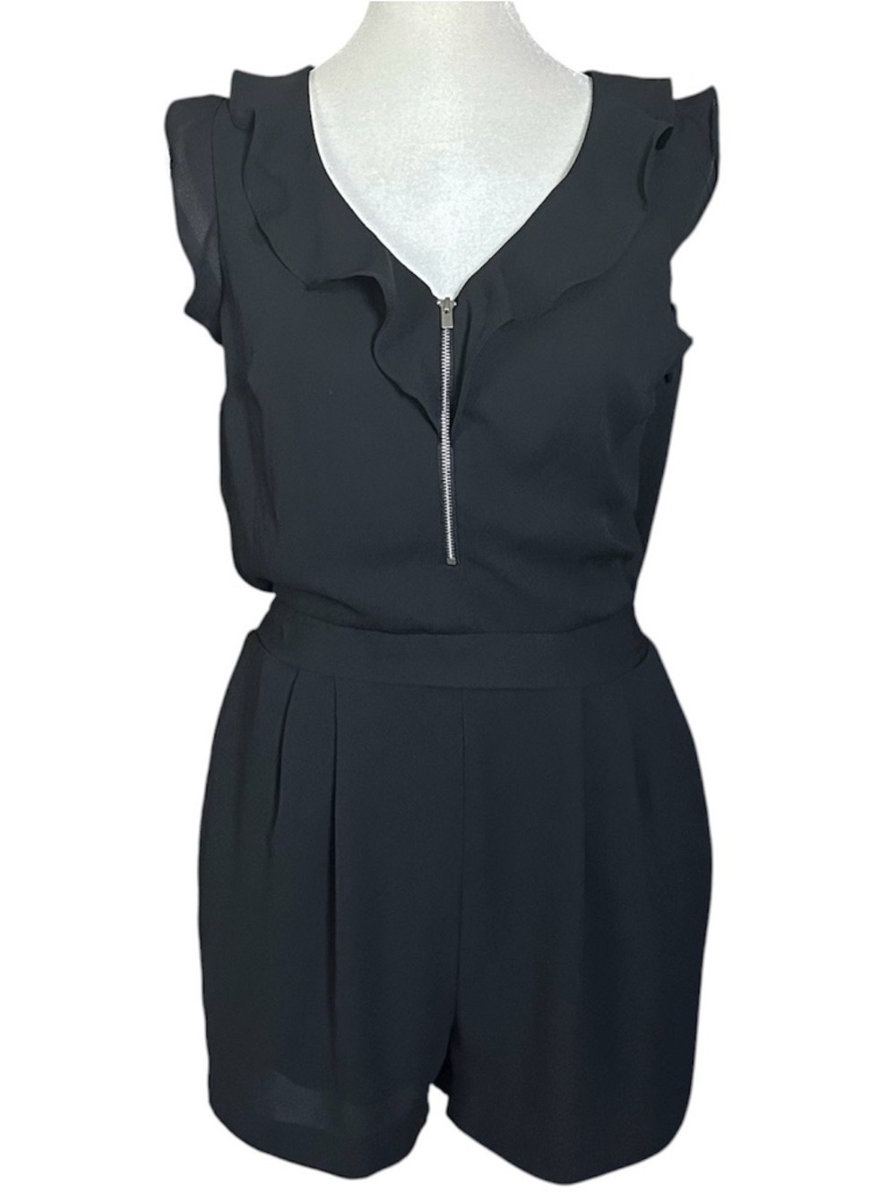 Express Sleeveless Ruffled V-Neck Front Zipper Romper Size 4